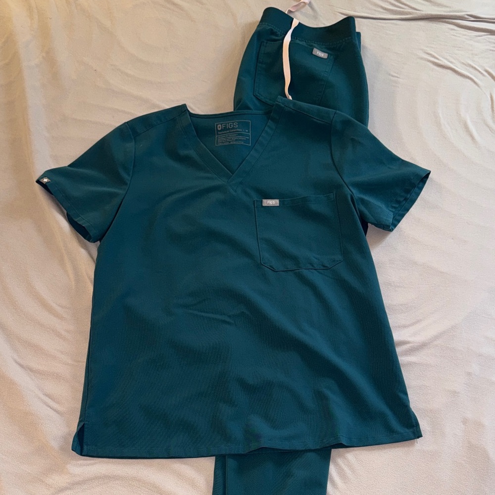 Figs Caribbean Blue Scrub Set